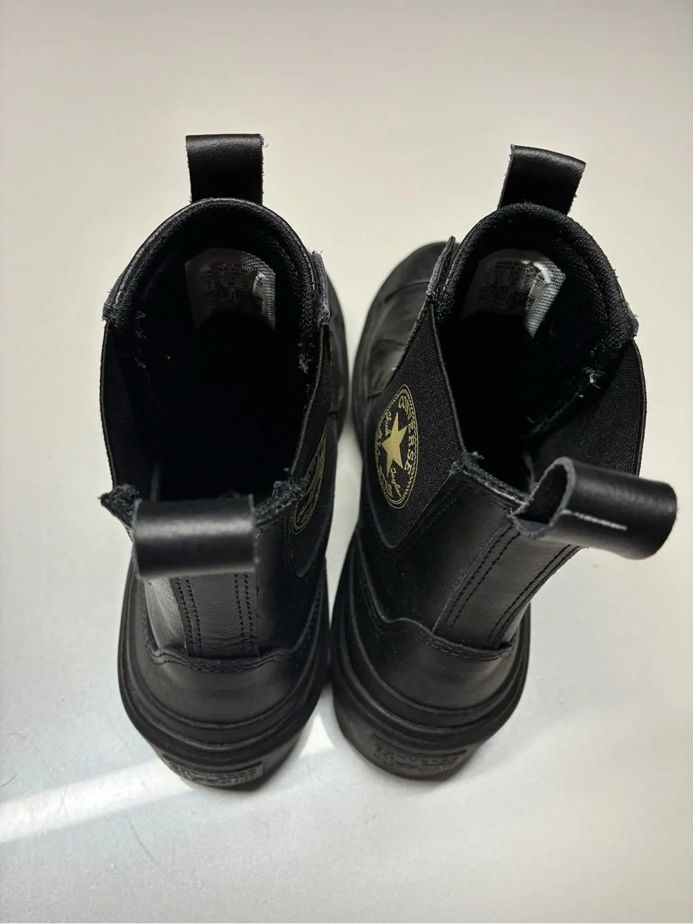 Converse Chuck Taylor All Star Lugged Chelsea Boots big kids size 1